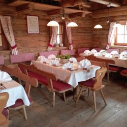 Gaststube_Location_Feiern_Loosbühelalm